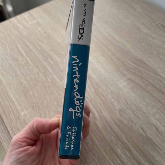 Nintendogs Chihuahua & Friends Nintendo DS and Game Box - Picture 4 of 6